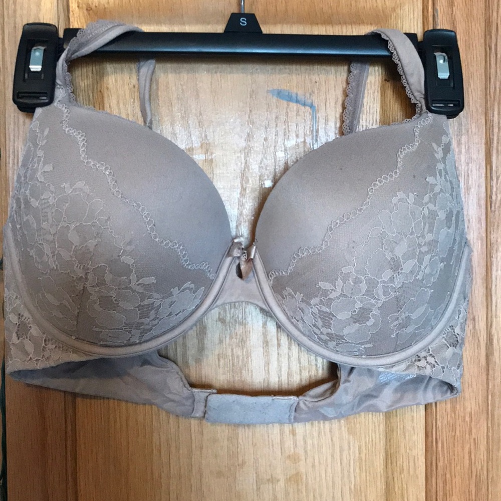 Victoria secret body by victoria bra 34DD